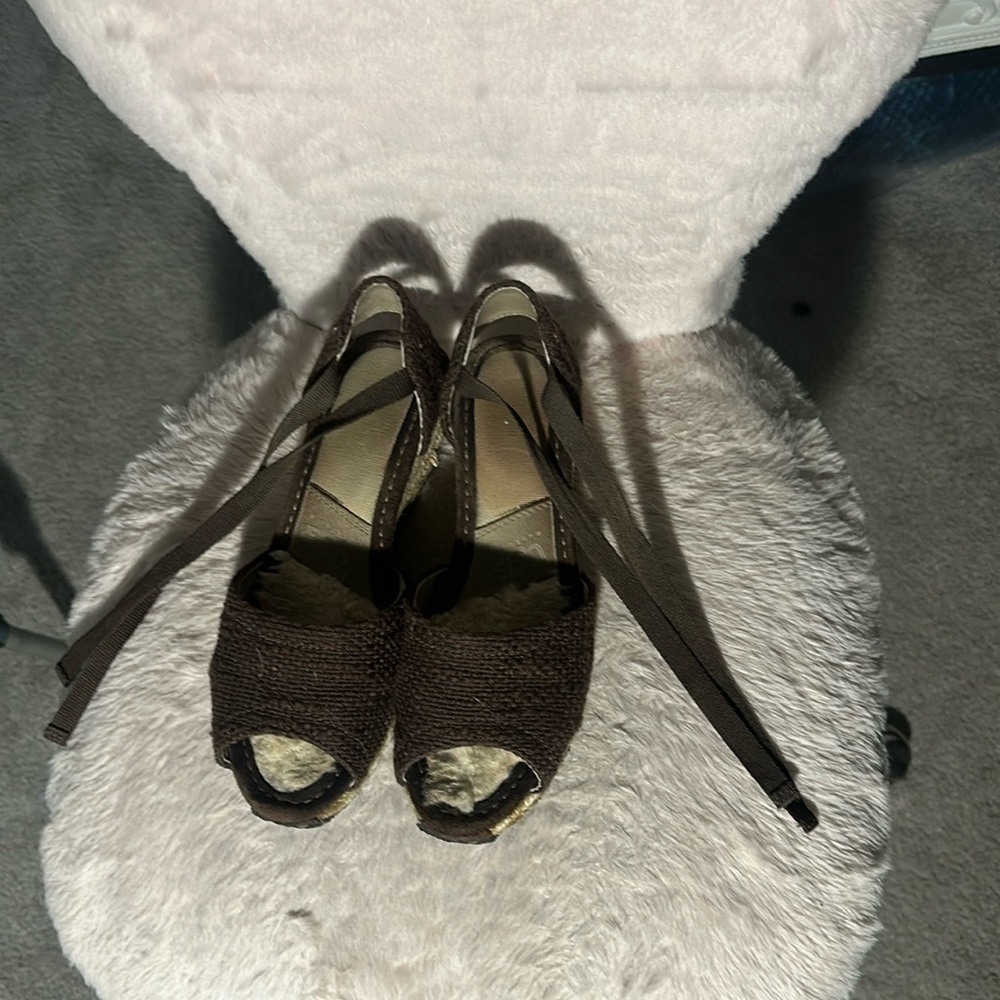 Ugg heals